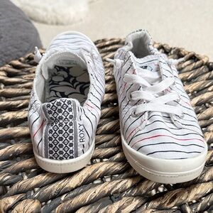 ROXY Women’s White w/Stripe in red and navy Canvas sneakers